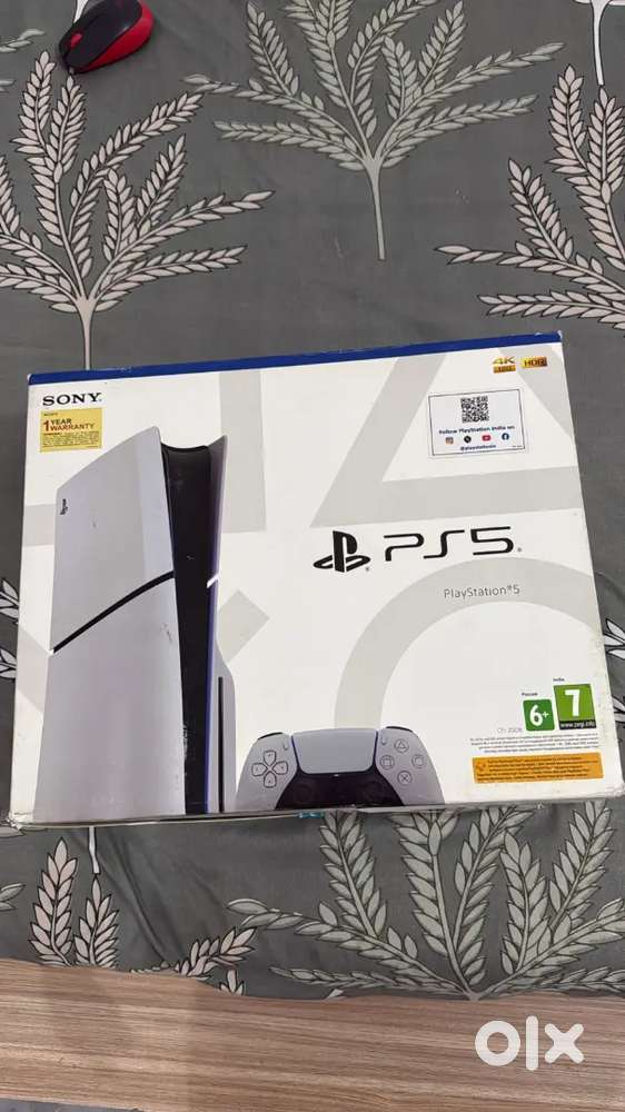 PS5 Slim 1TB (35 Hours Used)