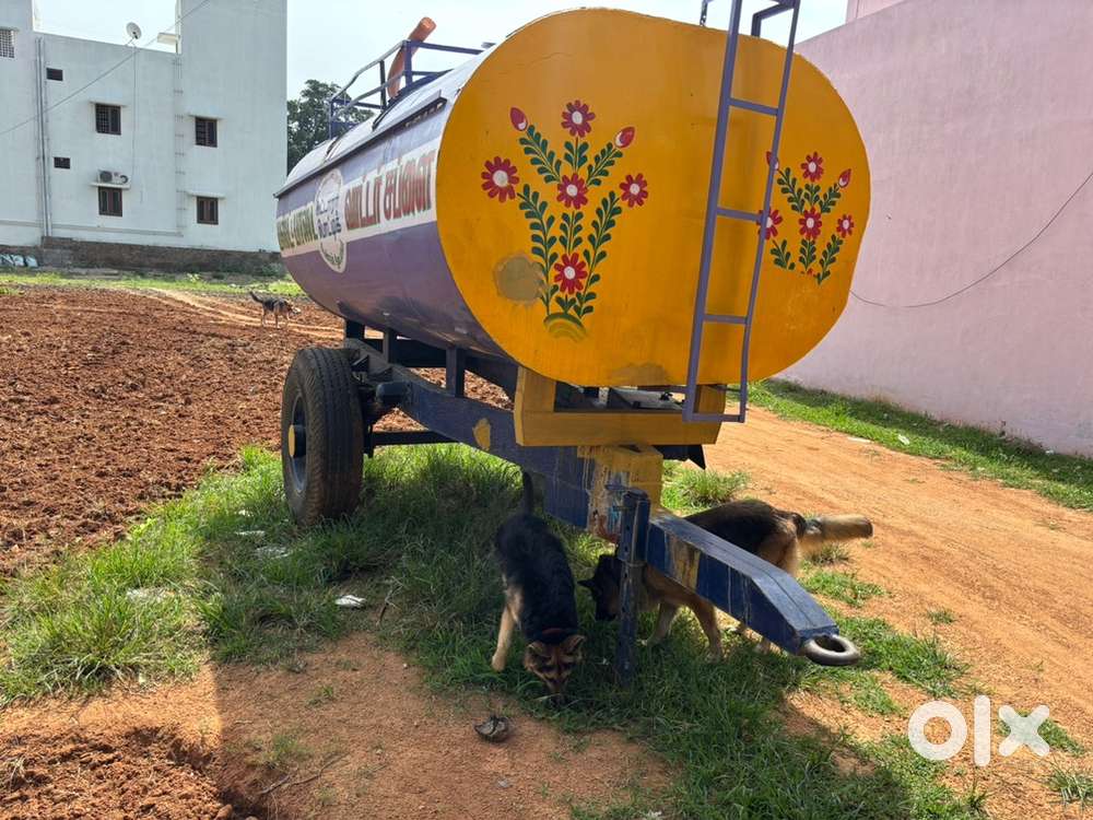 Water tanker in good condition