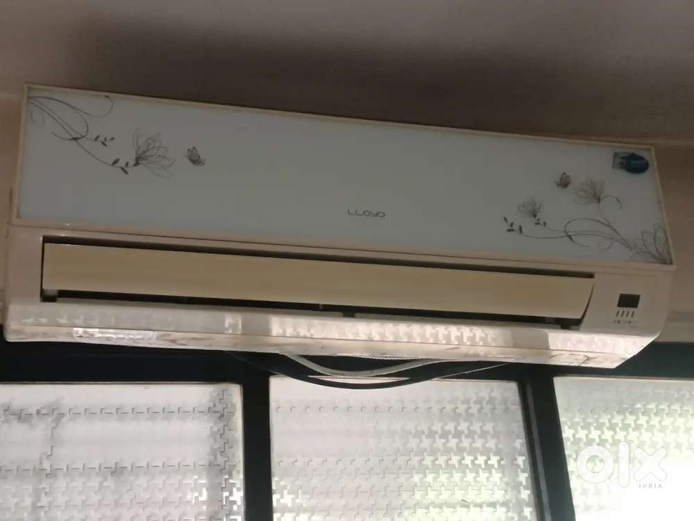 Lloyd 1.5 ton air conditioner