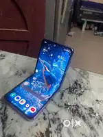 Samsung Galaxy Z flip 4 , Rom&Ram - 8&128