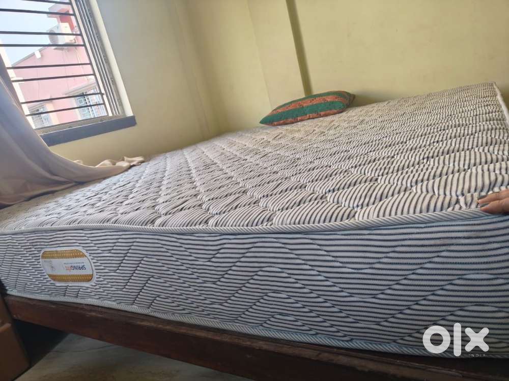 Bed with mattress just in 6000