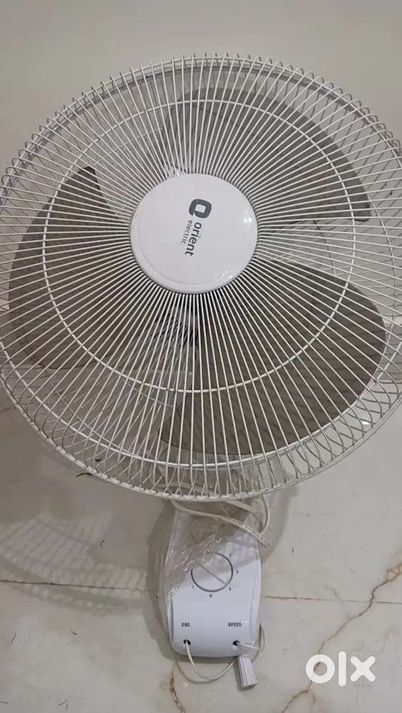 Orient wall fan & chrompton celling fan