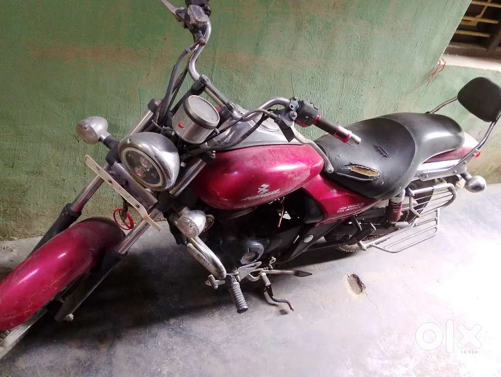 Bajaj avenger220