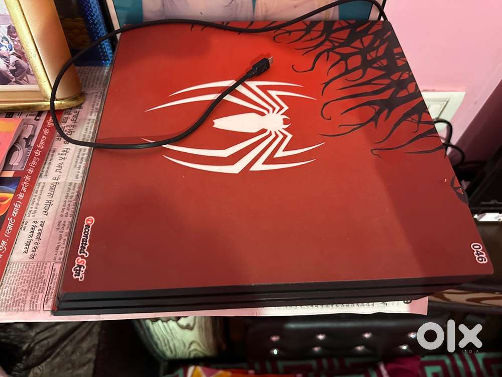 Ps4 pro 1 tb with 2 cd free