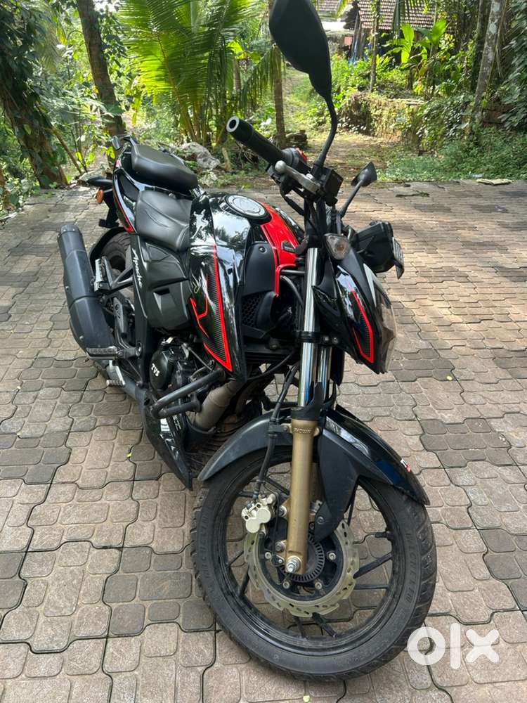 TVS APACHE 2004V