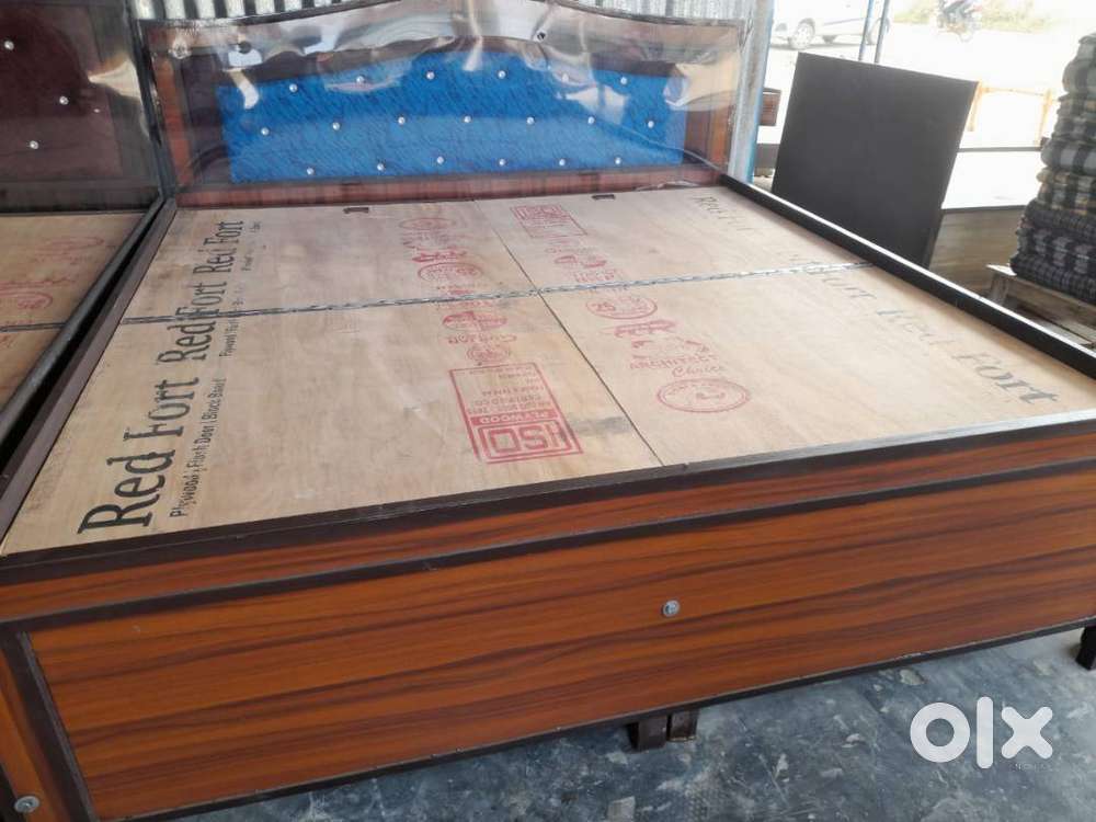 Wooden Bed with Gadda and Wardrobe – Same Day NCR Delivery Bed