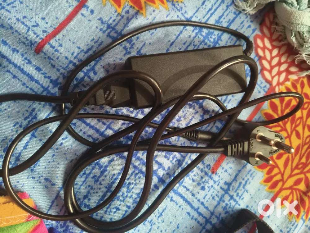 Laptop charger Dell 65w new condition
