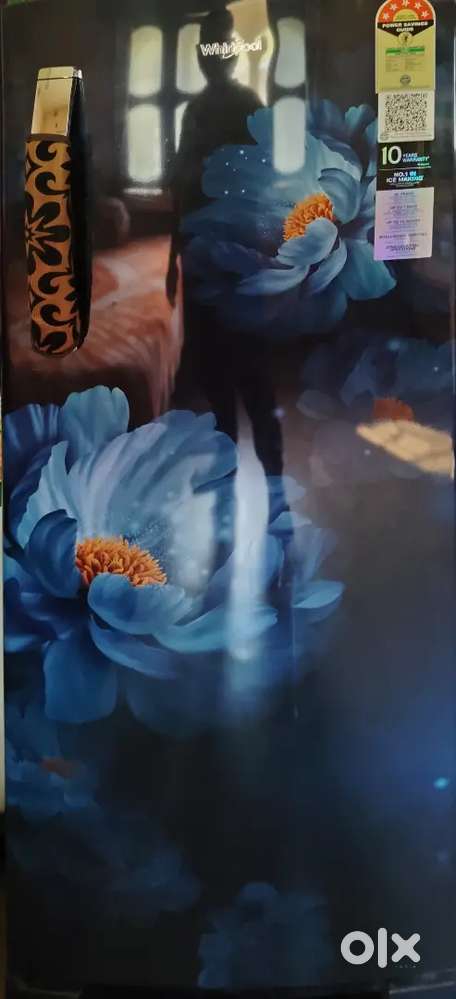 Whirlpool almost new Fridge just use 4 months.207 litter.5 star brand.