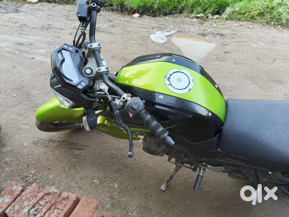 Fzs bike bechna hai faltu paresan na kare