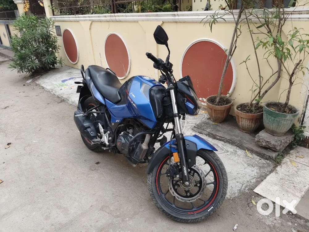 Hero Xtreme 160r for sale showroom condition