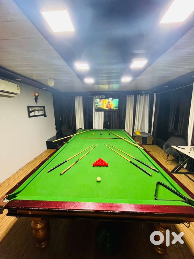 full size snooker table in fully perfect condition