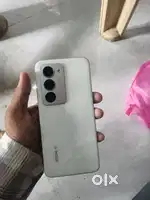New mobile hai 6 din huoa srif 16000 new hai 10500 dera ( 15 6 128 GB)