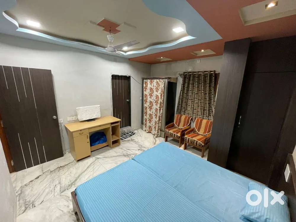 Youth pg for youth Boy's & girls  at alkapuri &sayajigunj