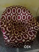5 seater sofa with center table for urgent sell