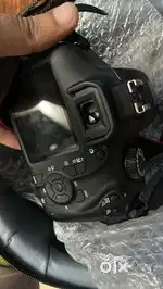 CANON 3000D with Wireless mic and Vlogging Tripod with lights