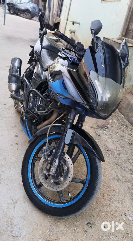Bajaj Pulsar 220