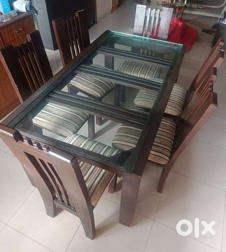 Elegant 6-Seater Dining Table Set –Glass Top with Wooden Base