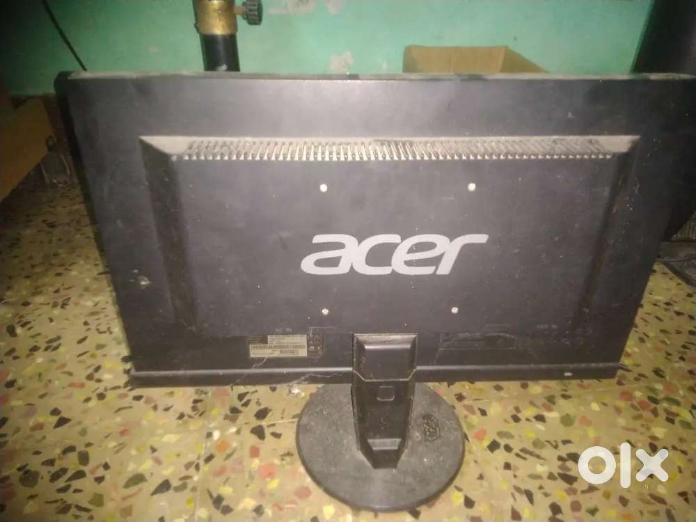 Sale for 24 inch samsung monitor & 18 inch acer monitor
