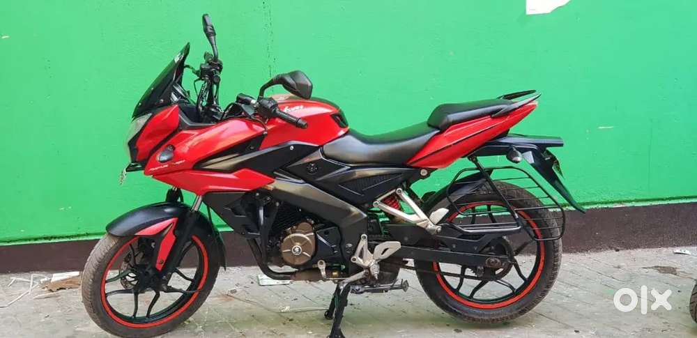 Bajaj pulsar 150 good in conditions I want to sell my bike urently