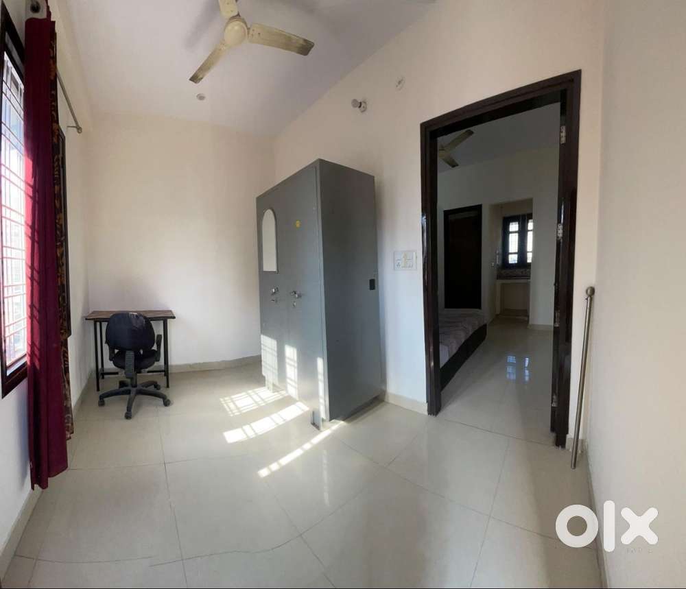 Room on rent for girls