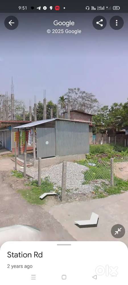 এই জমিটা বিক্রি হবে , দুই দিকে রাস্তা