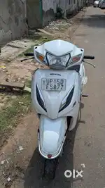 Activa 6g with accessories