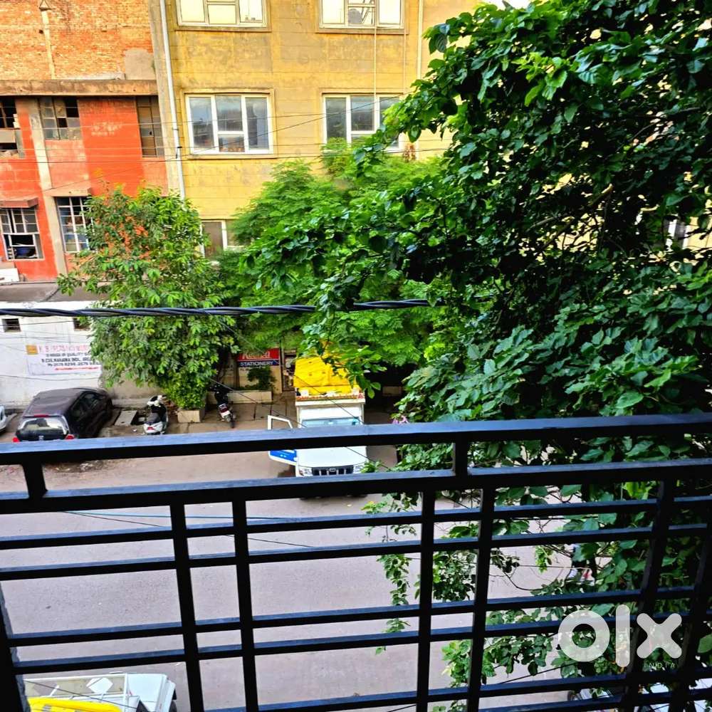 1000 sqft 2nd floor for rent prime location Naraina Phase 1 west delhi