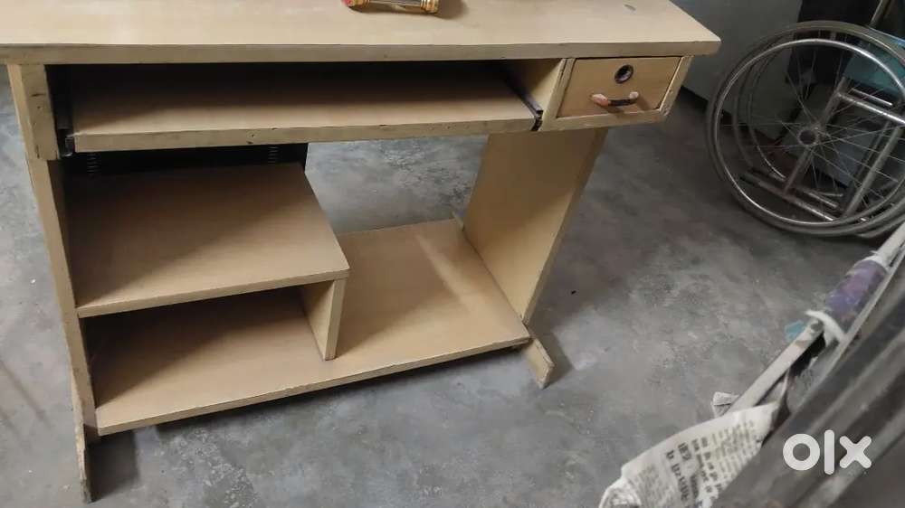 Computer Table