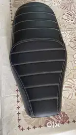 Interceptor 650 Black Deluxe Touring Seat