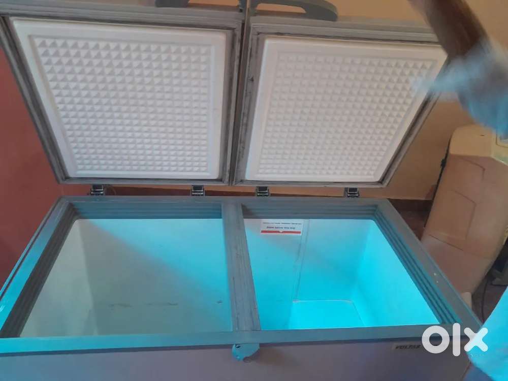 Voltas deepfreezer 320 ltrs double doors very low use good condition