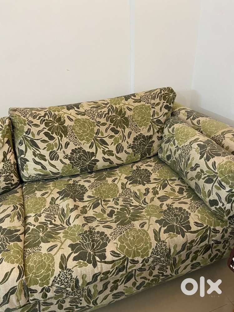 4 Seater Floral design Sofa