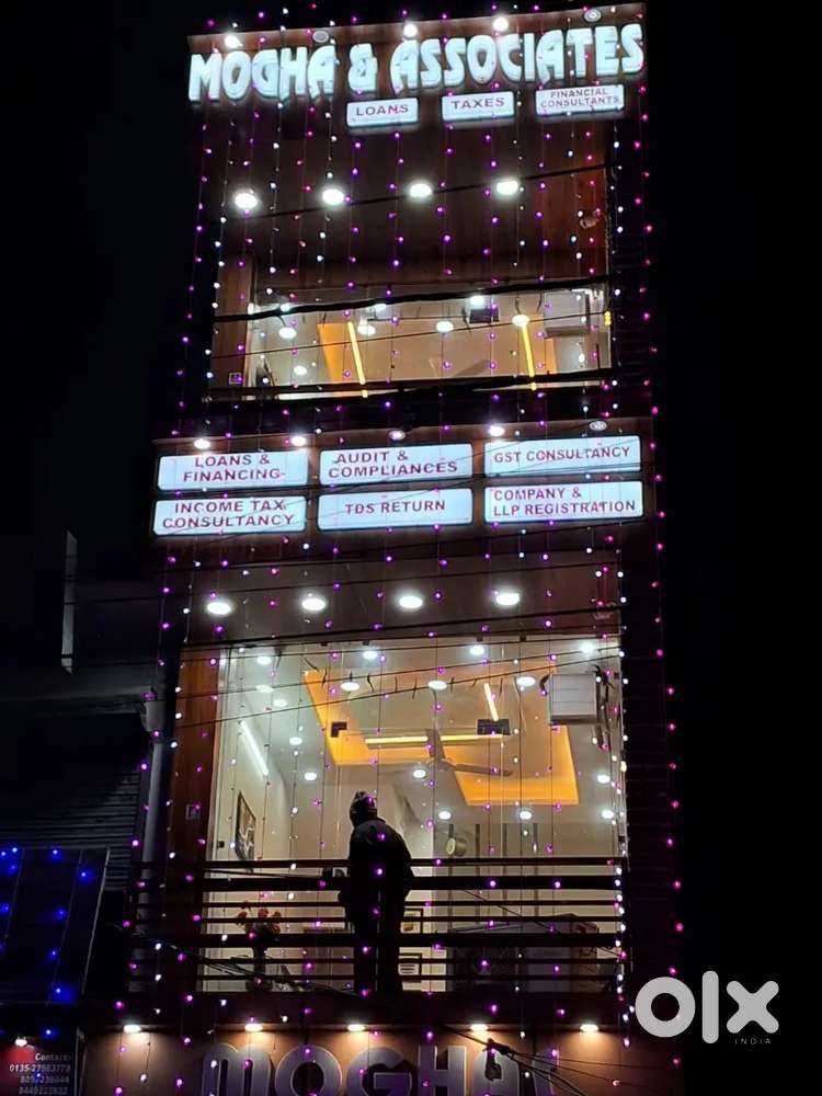 Beautiful office please available furnished