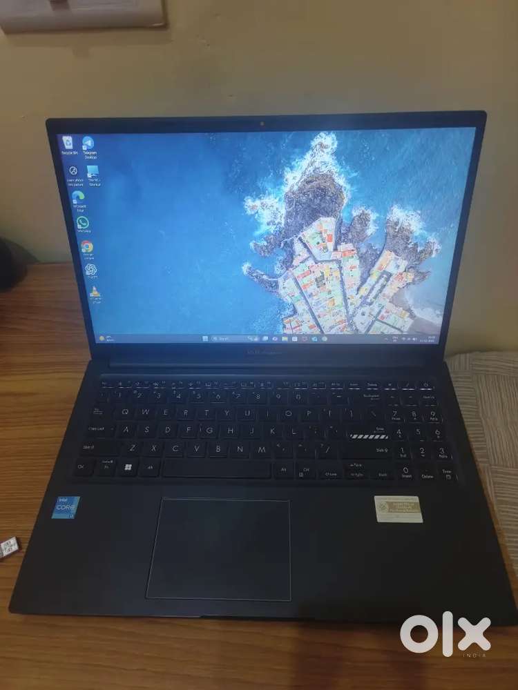 Asus vivobook 12 gen,i3 1215u