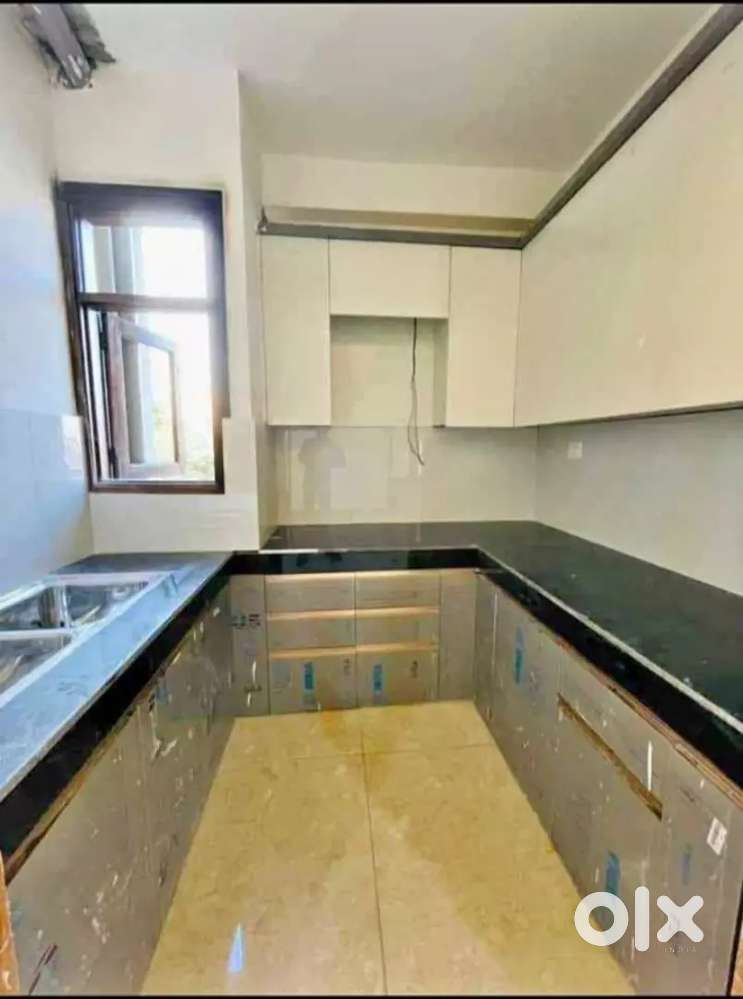 Specious 3 BHK flat Semi Furnished inGreater Noida (W) For Sale 45 Lac