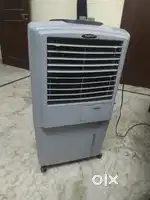 2 beds and 5 gadde ,1 big  cooler,1 chota cooler,1 cylinder