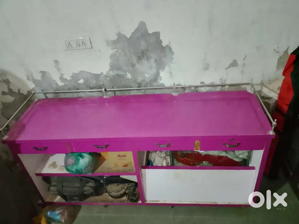 Shop counter table
