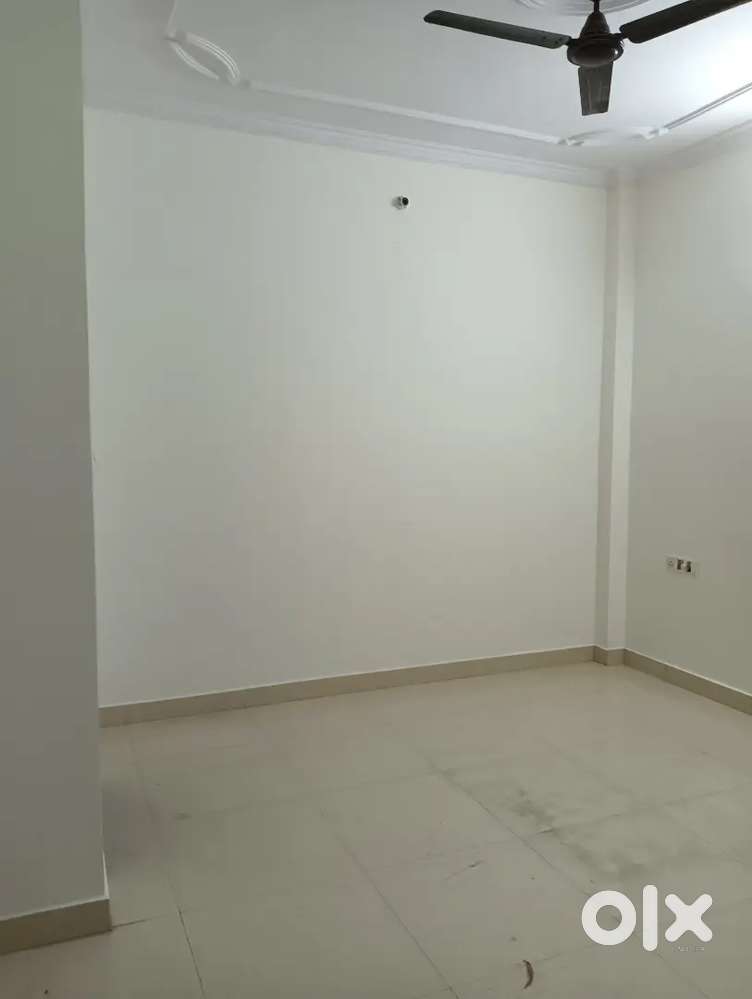 288 sqft. Shop for rent in Indira nagar near Munshipuliya