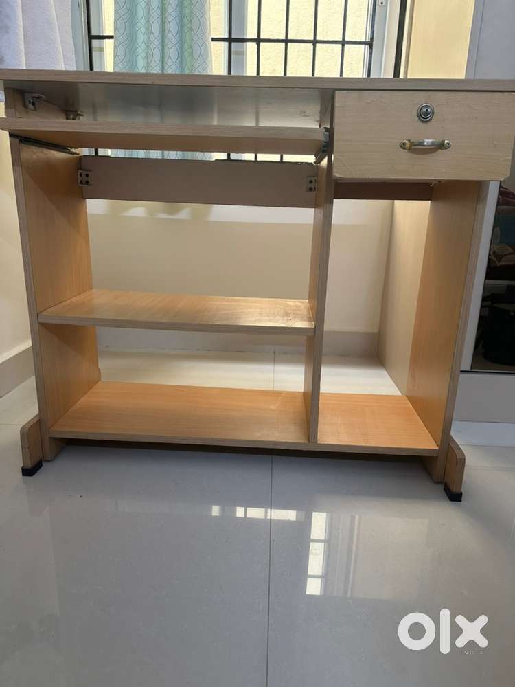 Wooden computer table