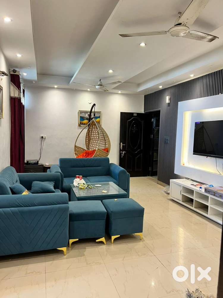 Luxurious 2 BHK Fully Furnished Owner Free Flat For Rent Vip Road