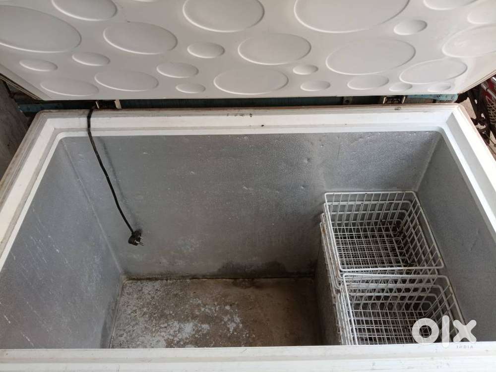 Deep freezer , icecream freezer