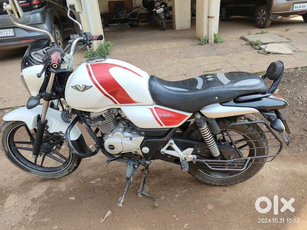 Bajaj v15 2016