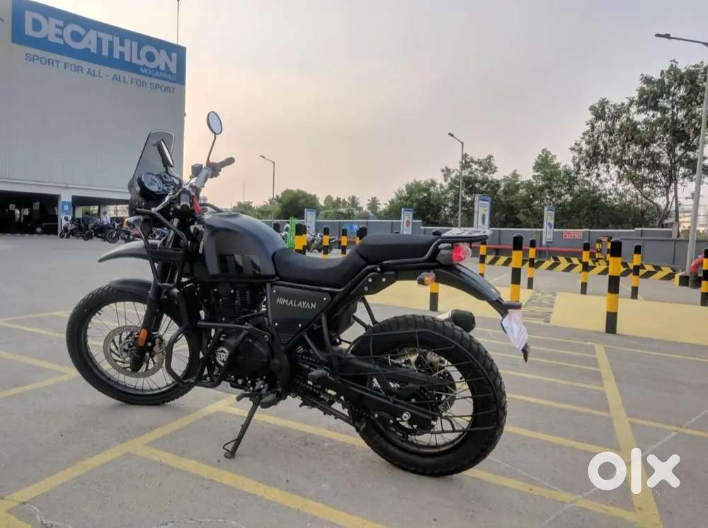 Himalayan 411 Granite Black Mint Condition