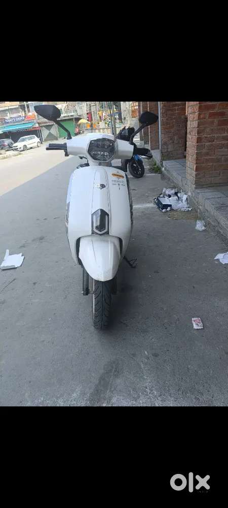 Ceeon electric scooter