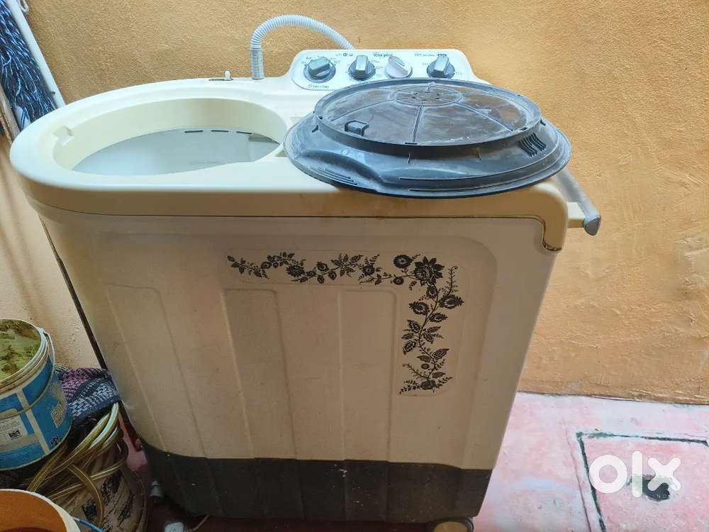 Whirlpool Semi-Automatic Top load Washing Machine