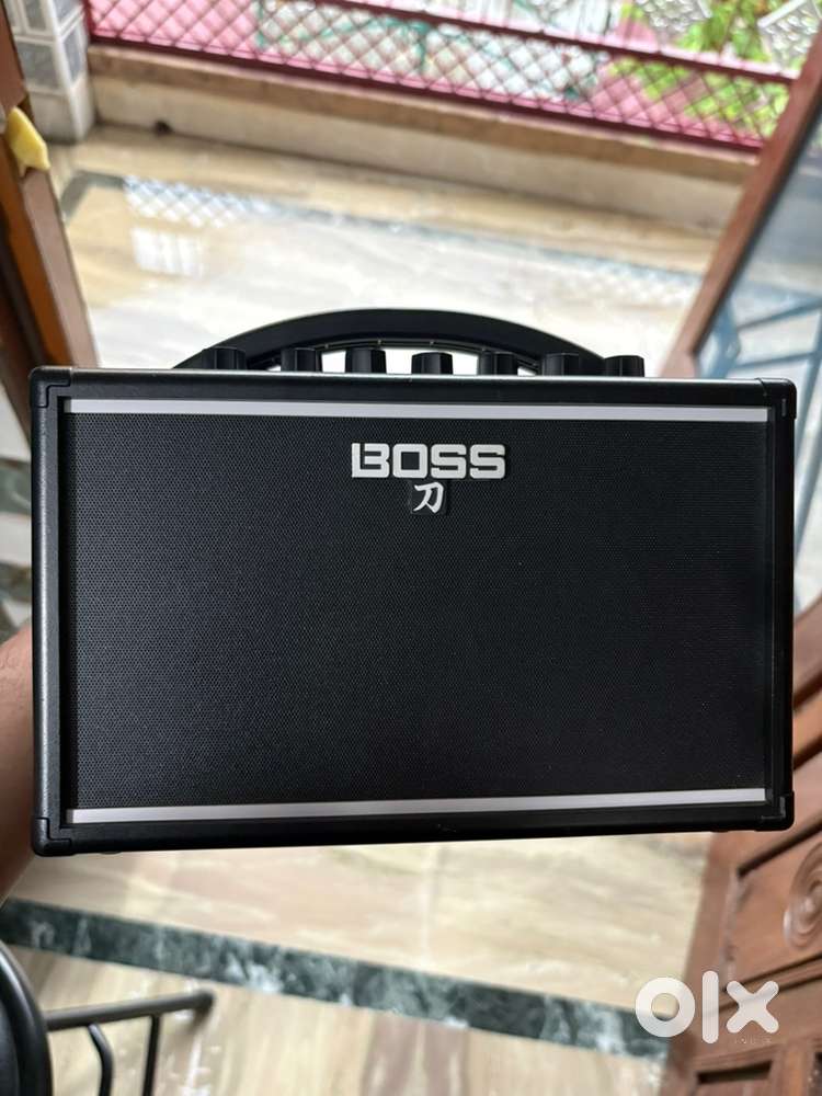 Boss Katana Mini Guitar Amplifier + Adapter  Excellent condition