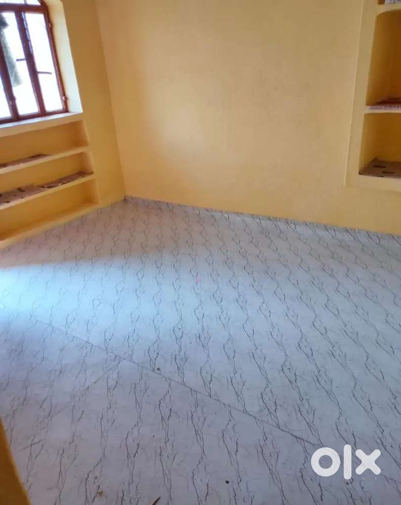 Flat for Batchelor and job holder not for family