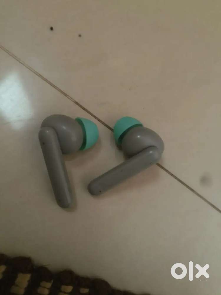 Earbud boat