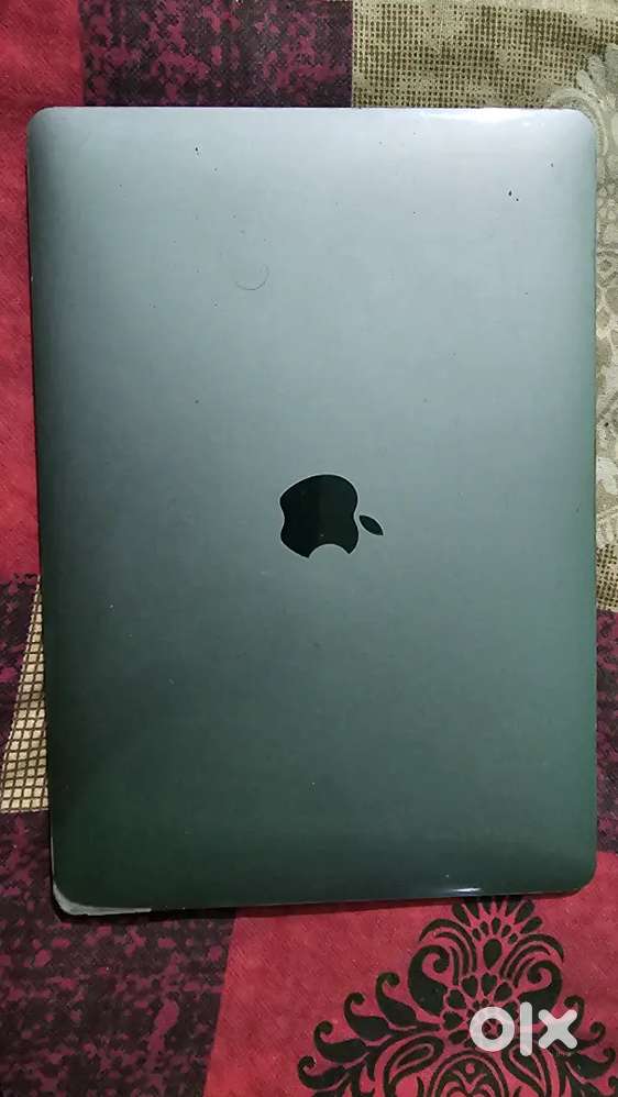 Macbook M1 Air with damaged screen