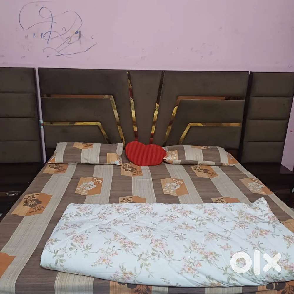 Double Bed without mattress