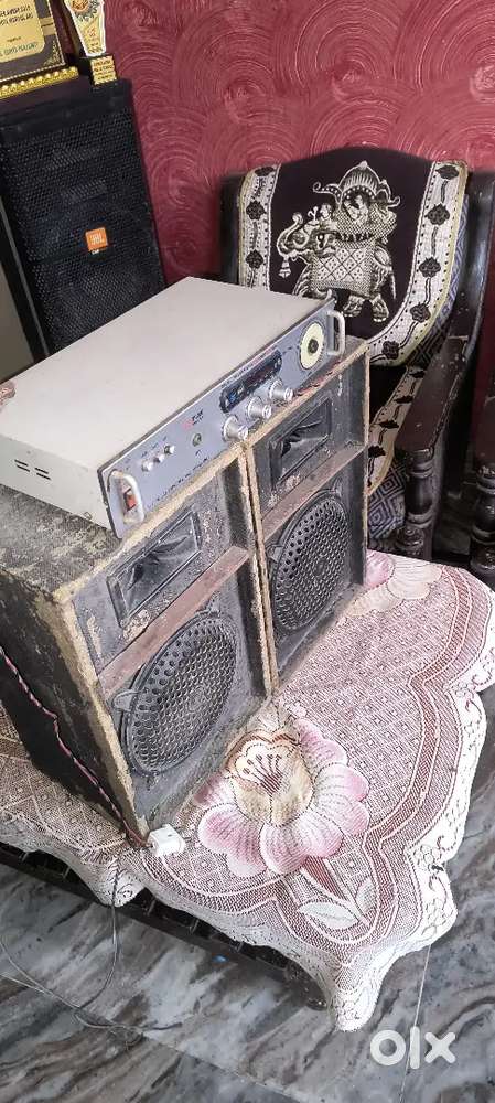 4 Transistor amplifier With 2 Sound box